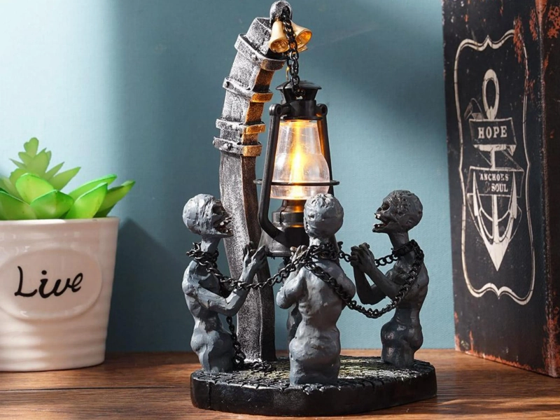 Novelty Bloodborne Lamp Halloween Party Supplies Four-Skull Statue Creative Shape Horror Zombie Chain Light Art Figurines