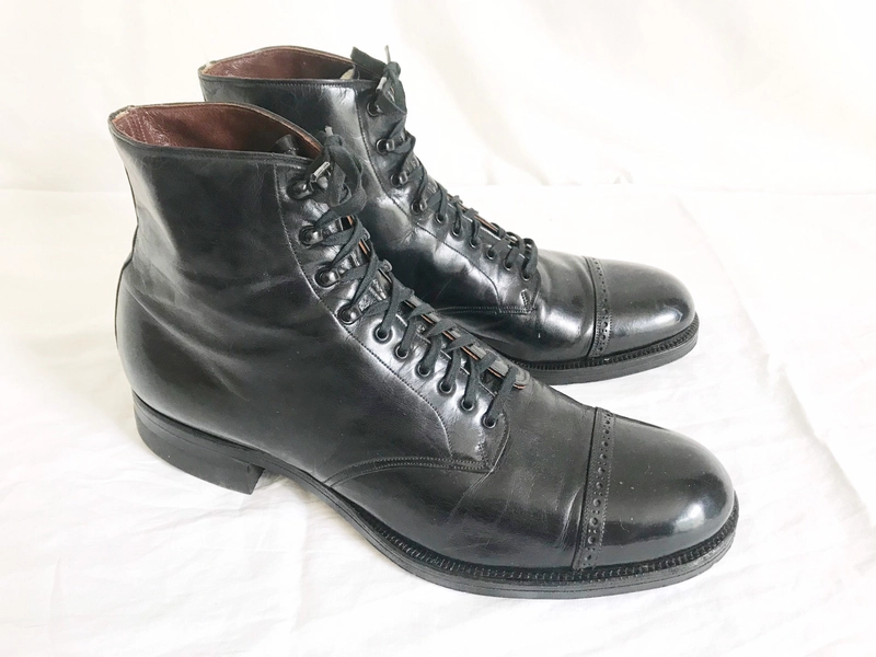 Vintage 30’s/40’s Black Lace Up Cap Toe Ankle Boots. Tag size 12 D