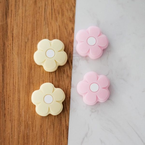 Blush & Pollen Daisies Nintendo Switch Thumb Grips