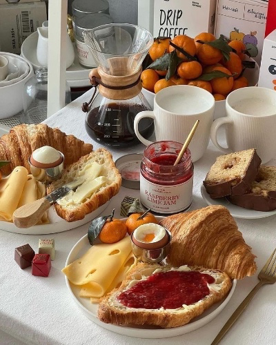 Breakfast 