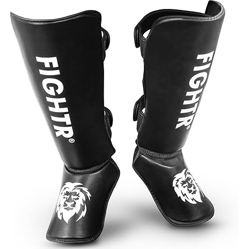 FIGHTR® Schienbeinschoner - mit perfektem Sitz und idealer Polsterung | Dicker Schienbeinschutz für Kicks im Kickboxen, MMA, Muay Thai und weitere Kampfsportarten - S - Schwarz