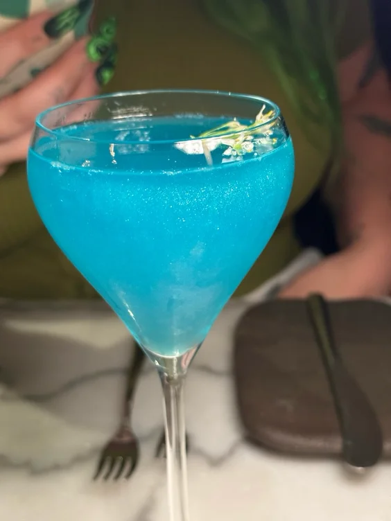 Get me a coffee or a c0cktail! 🍹🧋☕️