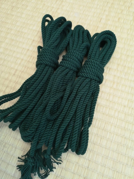 Shibari Rope. Bamboo ‘Forest Green’. 8 meter (26ft) Vegan-friendly handmade bondage rope.