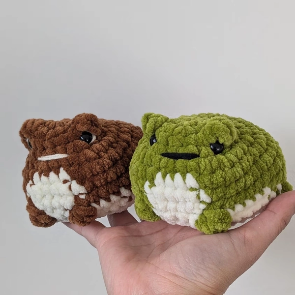 Frog Plushie - Made to Order - Frog Amigurumi - Rain Frog - Emotional Support Frog - Desk Friend