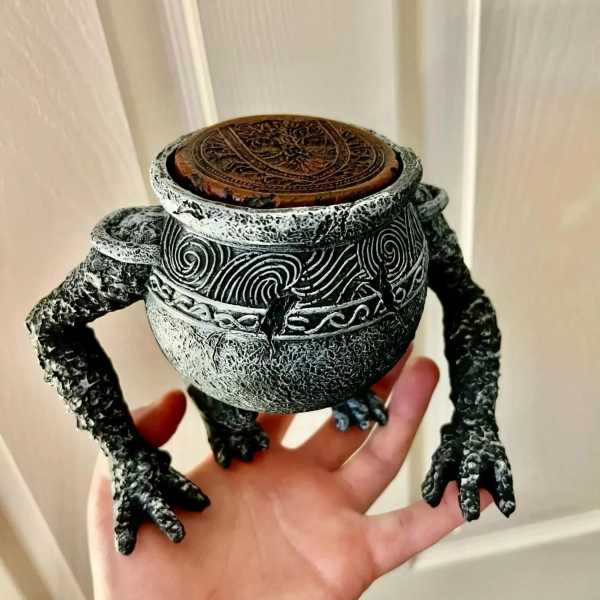 Unique Elden Ring Succulent Planter Pot, Iron Fist Alexander, Darksoul Gifts Gamer Gifts, Poison King Warrior Style Decorative Pot Planter