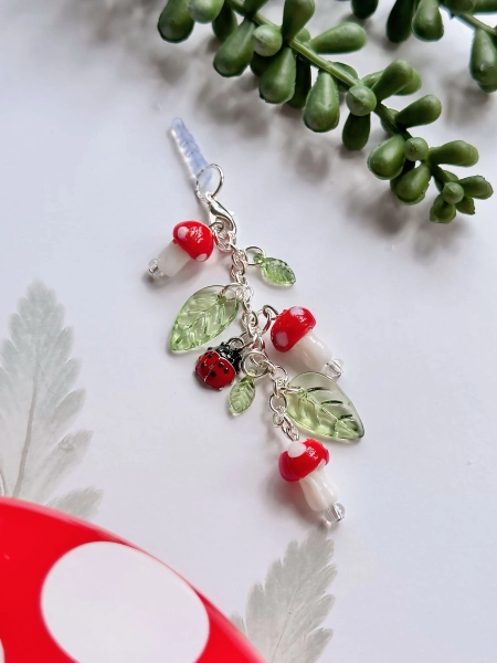 Mushroom Garland Auxiliary Charm: Nintendo Switch, Steam Deck Dust Plug