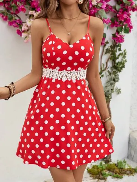 SHEIN VCAY Abito A Spalline Sottili Con Stampa A Pois E Bordo In Pizzo, Con Cut-out In Vita