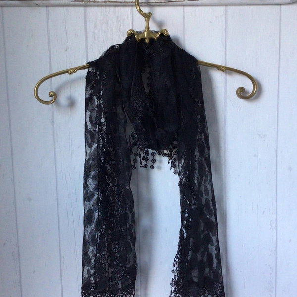 BLACK LEAF LACE Scarf - Vintage Style Lace Scarf / Black Leaf Lace Scarf / Lace Downton Abbey Look / Vintage Style Lace Scarf /Boho Scarves