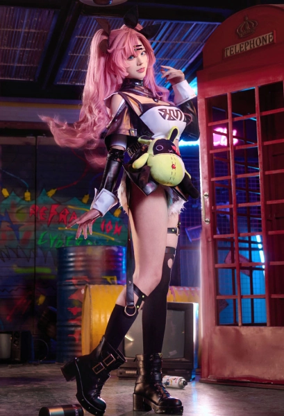 Zenless Zone Zero Nicole Demara Cosplay Costume Crop Top and Coat with Shorts and Doll