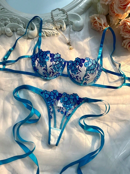 2pcs/Set Sky Blue Embroidered Strap Ladies Lingerie Set