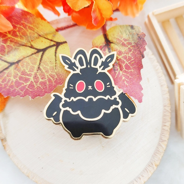 Mothbun Enamel PIn