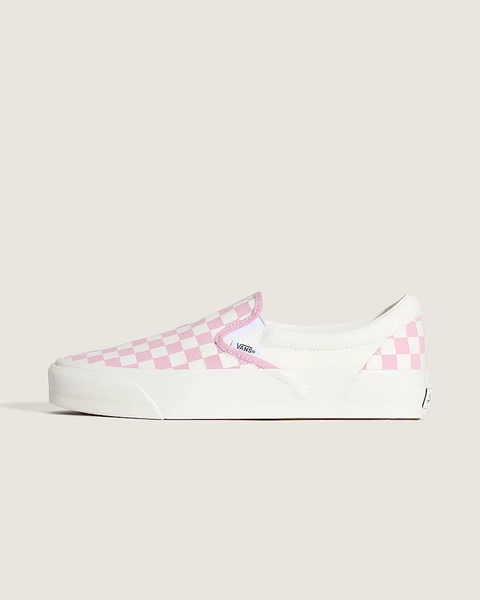 Premium Classic Slip-On Checkerboard Shoe in Checkerboard Dawn Pink | Vans