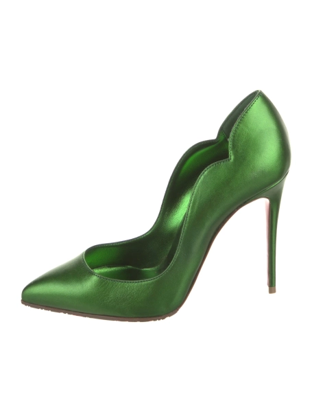 Leather Scalloped Accent Pumps