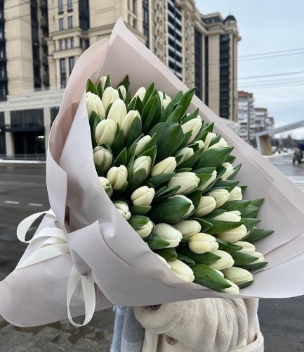 bouquet of 101 white tulips