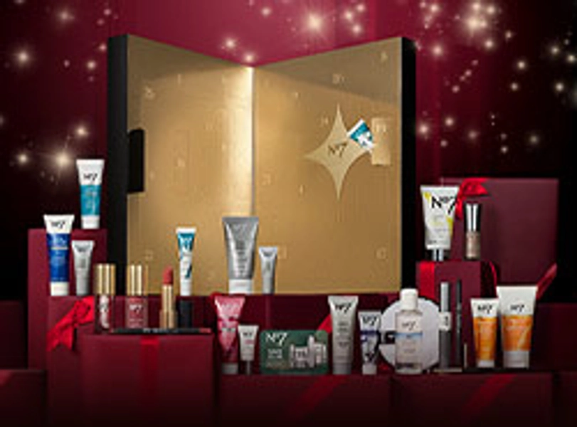 Clinique Cult Classics On The Go Black Honey Makeup Gift Set - Boots