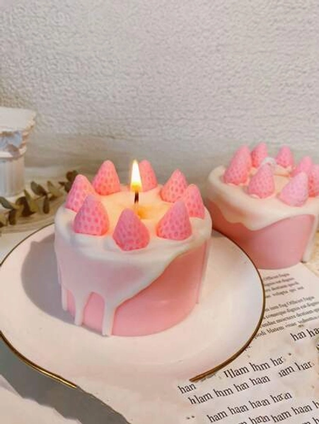 1pc Pink Strawberry Lovely Aromatherapy Candle Warm Birthday Graduation Gift Holiday Gift To Friends Warm Gift