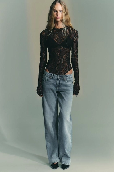 LACE BODYSUIT- Size med