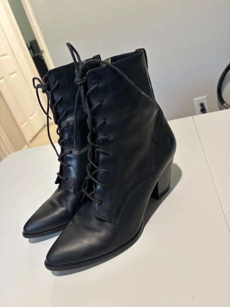 Frye Pointed Toe Lace Up Leather Heeled Ankle Boots Black Combat Size 9.5 B