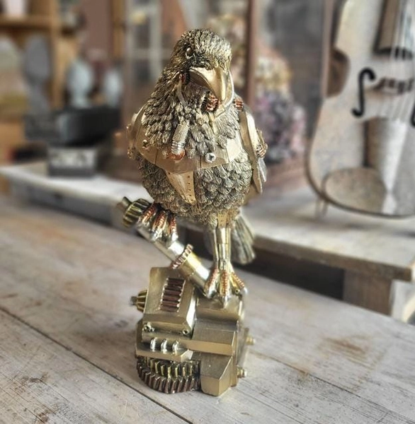 Crow / Raven Statue in Steampunk Style