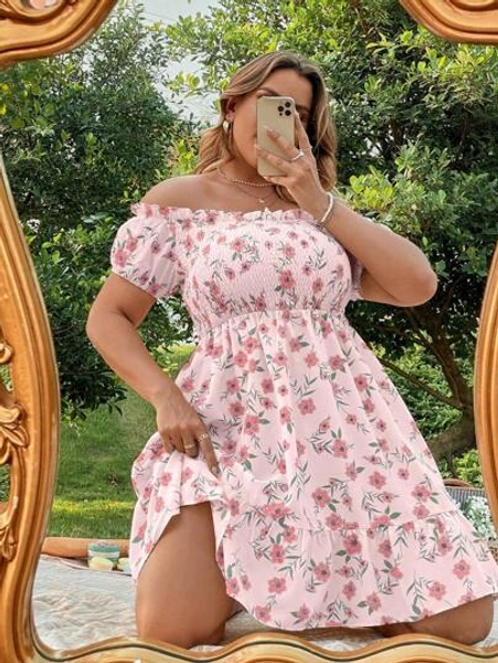 Sunnyshic Vestido con estampado floral, hombros descubiertos, volantes fruncidos y bajo con volante para vacaciones y playa para mujer talla grande