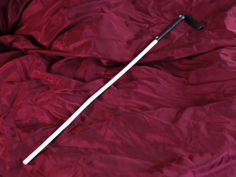 Badine bdsm rare en noisetier | Sensuel et Marquant