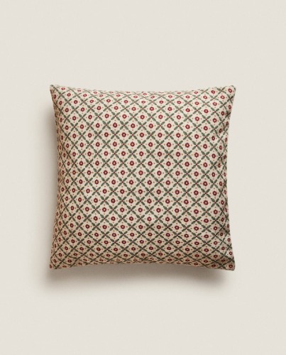 CHRISTMAS PRINT THROW PILLOW COVER - BEDROOM - HOLIDAYS | Zara Home United States of America