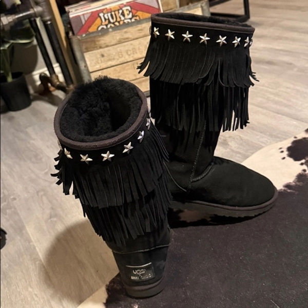 🖤UGG &amp; JIMMY CHOO Tall Black/Silver Fringe Snow Boots•Size:9🖤