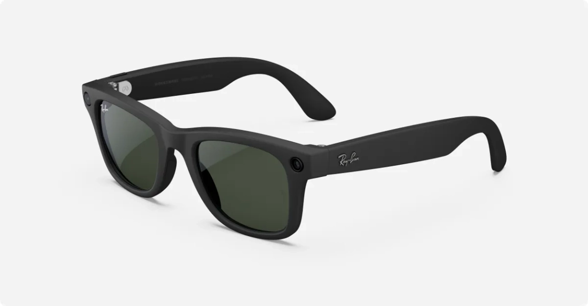 Ray-Ban Meta Wayfarer AI Glasses with Clear Transition Lenses
