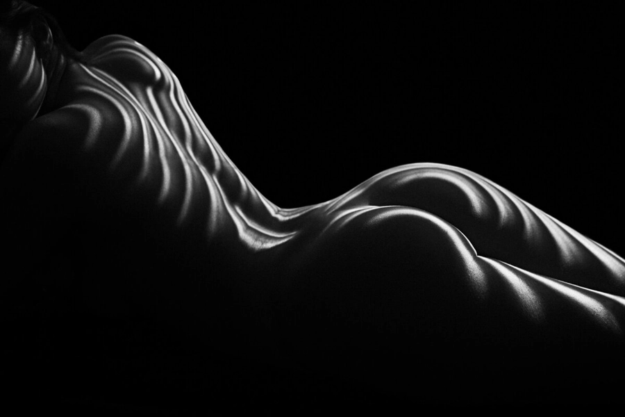 Fine-Art Nude Photography Course with Lola Melani