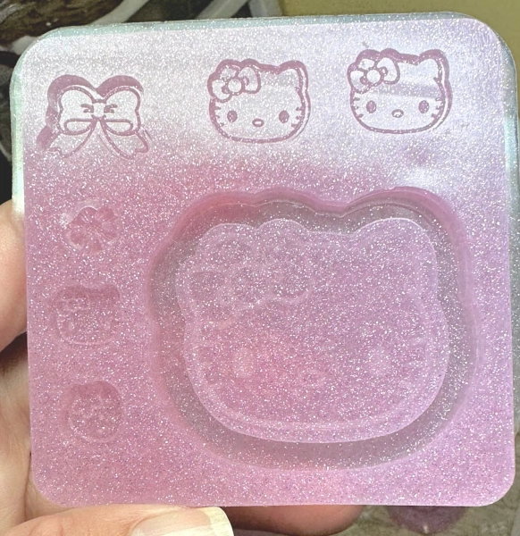 Kitty girl silicone shaker mold
