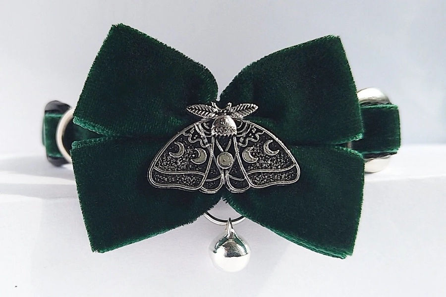 Moon moth- Cat collar/Mystical silver talisman cat collar/Gothic cat collar/Gothic Bow/Bow tie cat collar/Bow moth moon phase collar