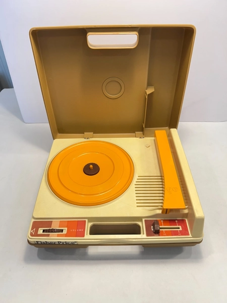 Vintage 1978 Fisher-Price Record Player Portable Phonograph #825 WORKS 33 &amp; 45
