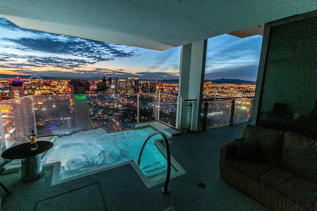 Vegas Penthouse Getaway