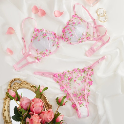 Little in Lace Lingerie Set - Pink / L