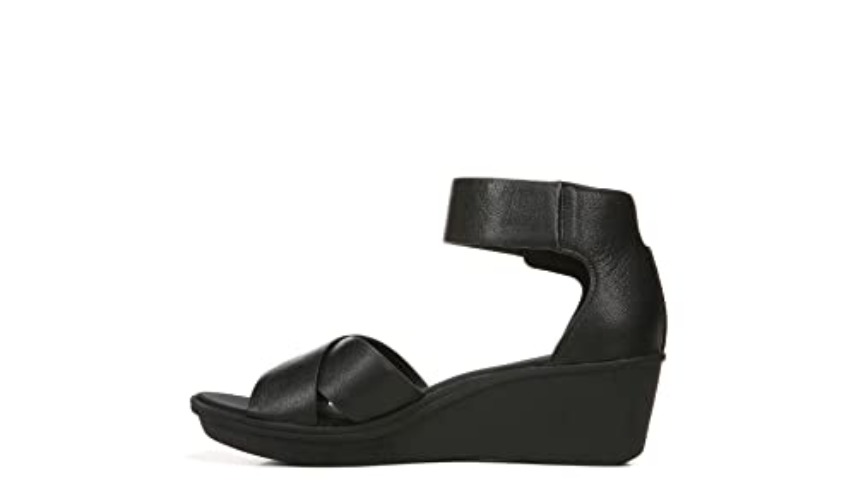 Naturalizer womens Riviera Sandal - 7.5 - Black Leather