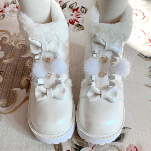 Fuzzy Ball Lolita Snow Boots | White / US 8.5 / EU 39 / UK 6