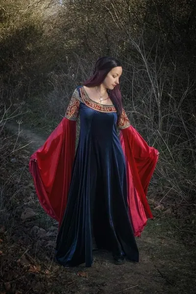 Arwen LOTR Cosplay Blood red Gown
