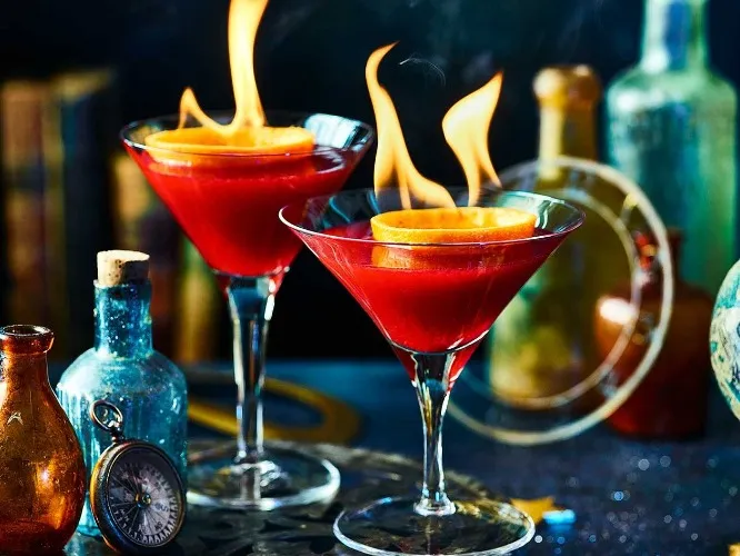 Offer me and my girl friend a good cocktail 🍹