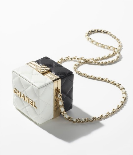 Clutch with Chain - Lambskin & gold metal  — Fashion | CHANEL