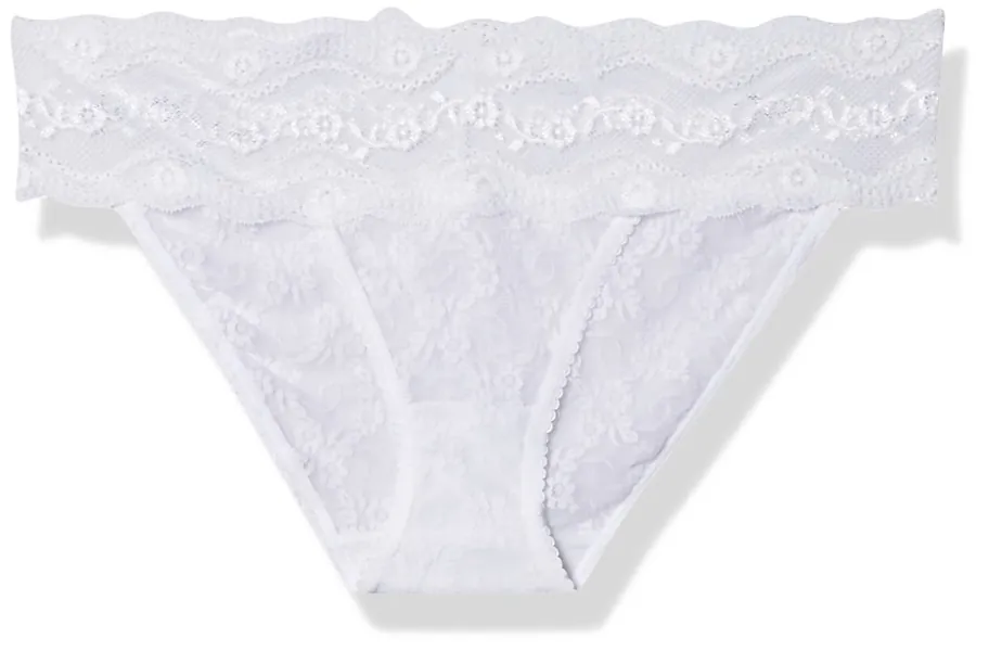 b.tempt'd by Wacoal Women's Lace Kiss Bikini Panty