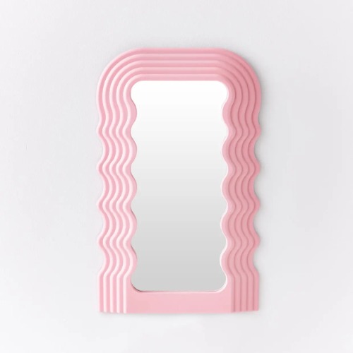 Resin Wavy Vanity Mirror Pink 40x25cm | Pink