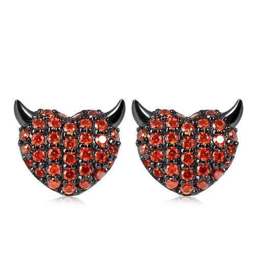 Découvrez ceci de gnoce! Clous d'Oreilles Cœur