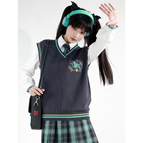 [$25.43]Hatsune Miku Embroidery Black V-neck Knitted Vest AMAHAKAWA × Hatsune Miku