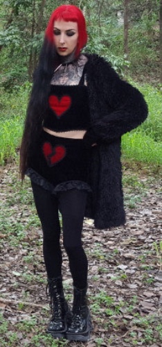 Pin Your (Broken) Heart to Me | VTBH23 / m / blk velvet/red heart/blk lace