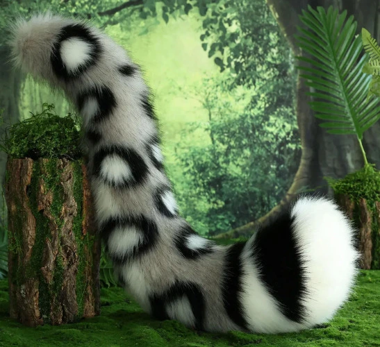 Snow leopard tail