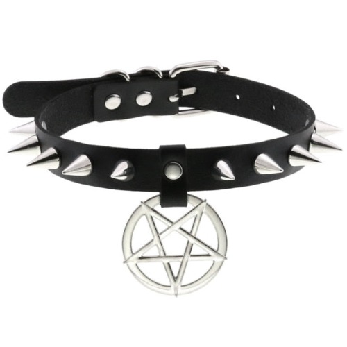 'Darkest Depths' Alt Goth Pentagram Spike Choker - black