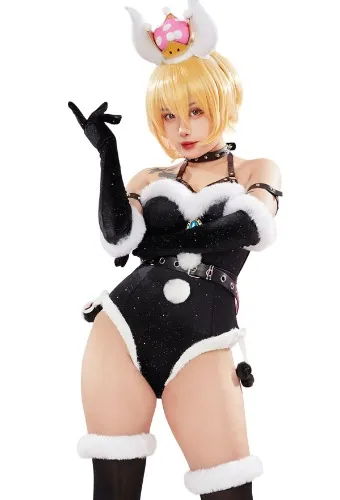 Bowsette: Christmas Cosplay (Super Mario Series)