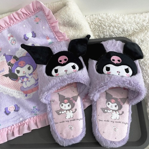 Fuzzy Kuromi Slippers - Kuromi