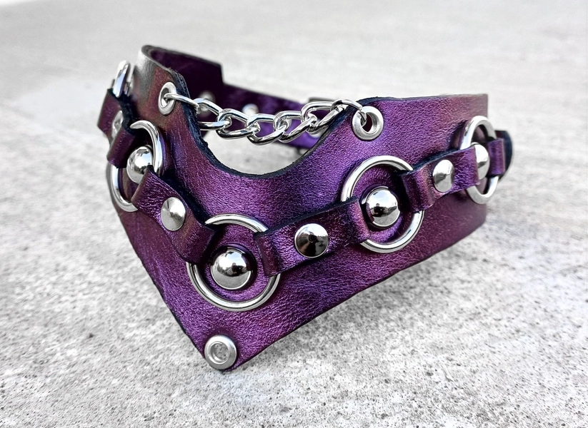 Ras de cou tendance en cuir violet métallisé - Collier gothique unique et confortable