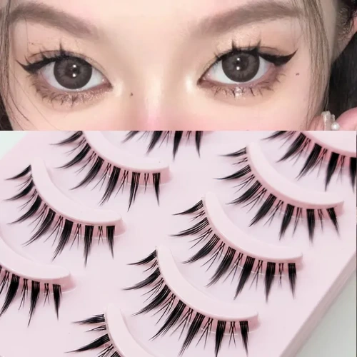Fake lashes
